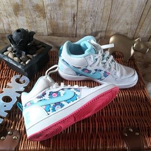 Blue and pink flower print nike sz 5Y shoes